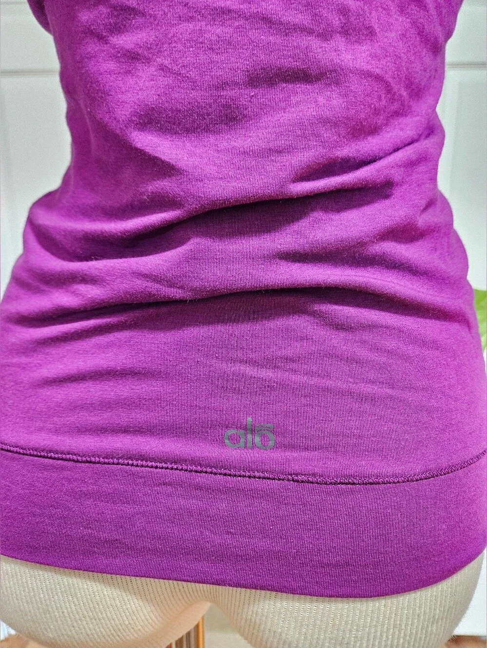 ALO Yoga Cool Fit 3/4 Sleeve Scoop Neck Activewear Shirt XS.